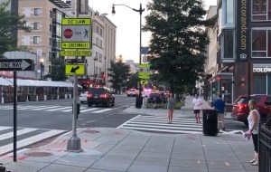 Al menos dos heridos tras un tiroteo cerca de un restaurante en Washington (VIDEO)