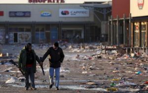 Aumenta a 276 el balance de muertes por los pasados disturbios en Sudáfrica
