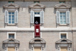 Acusado en juicio sobre finanzas del Vaticano aparece en los Papeles de Pandora