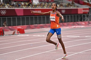 Sifan Hassan se corona como campeona olímpica en los 5.000 metros