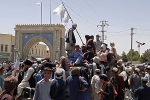 La Otan advierte que no reconocerá a talibanes si toman Afganistán por la fuerza