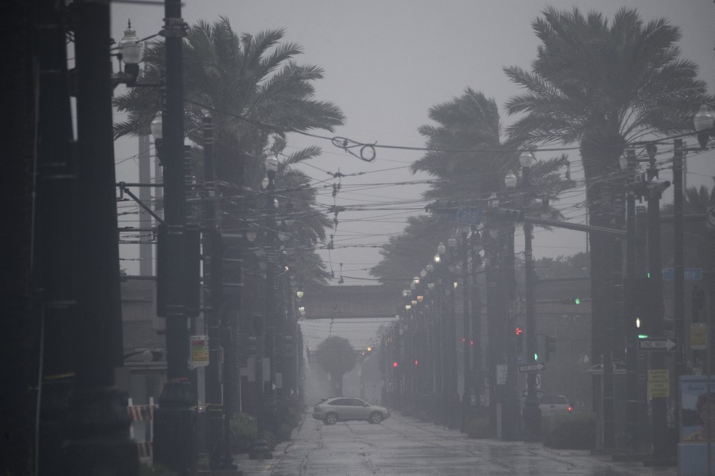 El huracán Ida pierde fuerza y se convierte en tormenta tropical