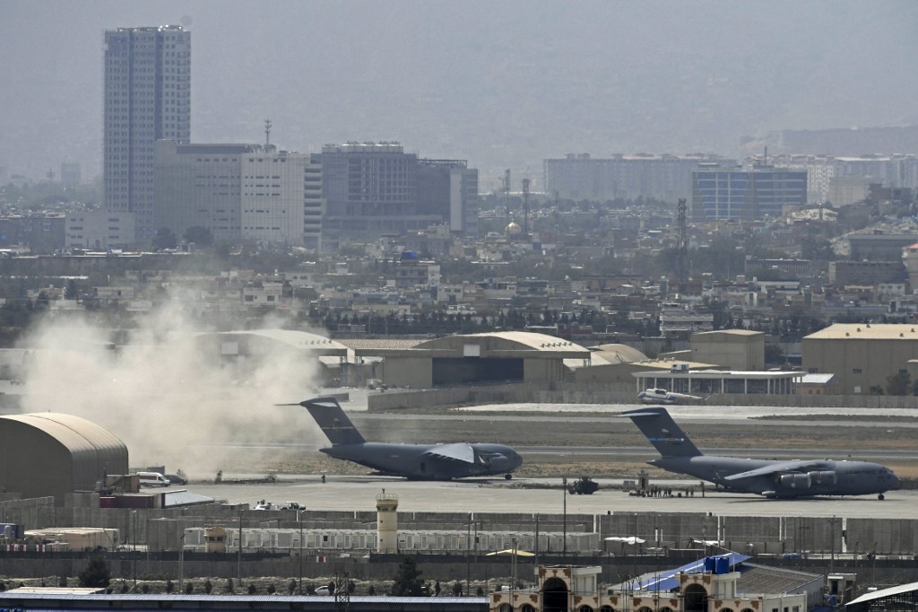 Ejército estadounidense destruyó aviones y vehículos blindados antes de dejar Kabul