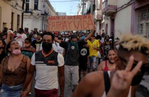 Tribunal del régimen cubano sentenció de cinco a 16 años a manifestantes del #11Jul de 2021