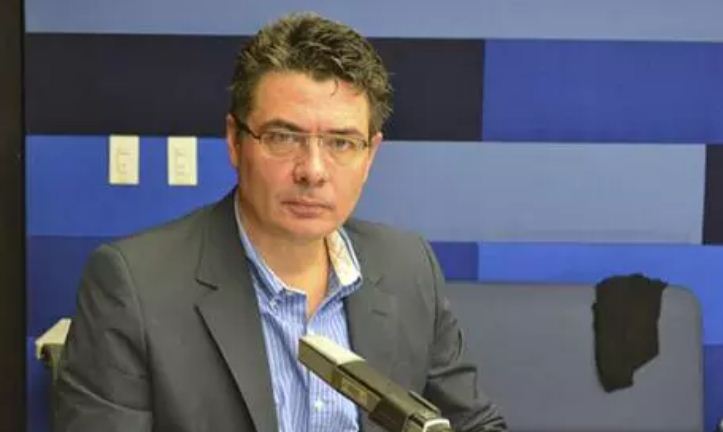 Alejandro Gaviria lanzaría su candidatura presidencial en Colombia a finales de agosto