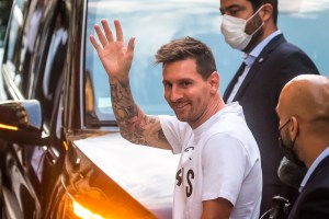 Así reseñó la prensa internacional el fichaje de Messi en el París Saint-Germain (Portadas)
