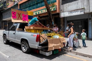 Casi el 85% de los venezolanos está en la informalidad laboral, según estudio