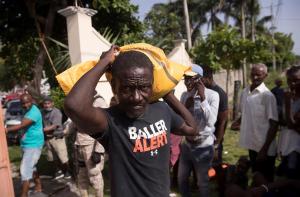 Las bandas armadas aceptan una tregua para permitir la distribución de ayuda humanitaria en Haití