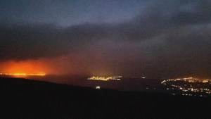 Emitieron orden de evacuación en la Isla Grande de Hawái tras incendios forestales
