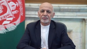 El expresidente afgano Ashraf Ghani asegura que salió del país para “evitar un derramamiento de sangre”
