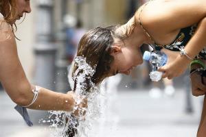 España se enfrenta a ola de calor que podría superar los 44 grados