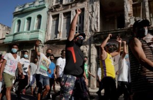 Profesionales en Cuba dicen que marcharán el #15Nov pese a represalias y coacción del régimen