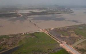 Hace 13 años Chávez prometió el tercer puente sobre el Orinoco, jamás construido (Video)