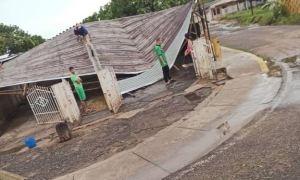 Fuertes lluvias en Zulia provocaron caos en la Cañada de Urdaneta (Imágenes)
