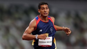 ¡Grande! El venezolano Luis Felipe Rodríguez se llevó la plata en los 400 metros (T20) del atletismo paralímpico