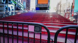 En Times Square: Desalojan populares escaleras tras ser lanzado un objeto sospechoso