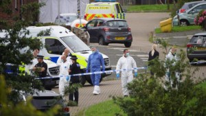 Niña de tres años entre las cinco víctimas del peor tiroteo en Reino Unido en diez años