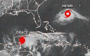 El huracán Grace toca tierra en la costa del Caribe mexicano