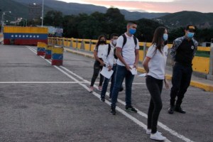 Venezolanos podrán convalidar fácilmente el título de bachiller en Colombia