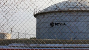 Analysis: Venezuela sees refinery debt swap as model for future deals