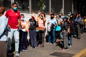 Alerta en Caracas: Reportan escasez de la segunda dosis de la vacuna Sinopharm