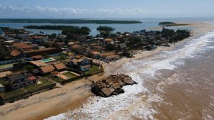 Atafona, la ciudad brasileña que está al borde de ser devorada por el mar
