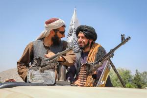 El grupo terrorista Hamás felicita a los talibanes por “recuperar el control” de Afganistán