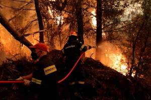 El calor y los incendios remiten en Grecia tras la peor ola en 40 años
