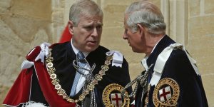 “Que el príncipe Andrés responda”: El príncipe Carlos quiere que su hijo asuma las acusaciones por violación 