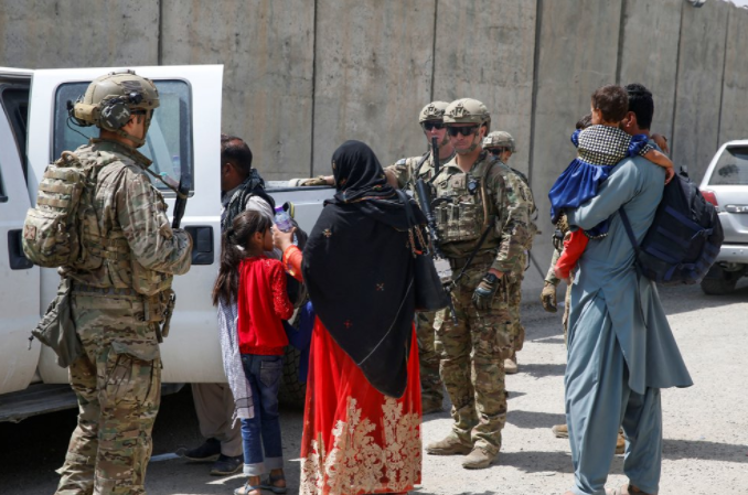 El Pentágono descarta el envío de tropas adicionales tras ataques de Kabul