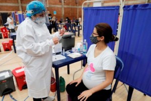 Preocupación entre las autoridades de salud en Colombia: Embarazadas no se están vacunando