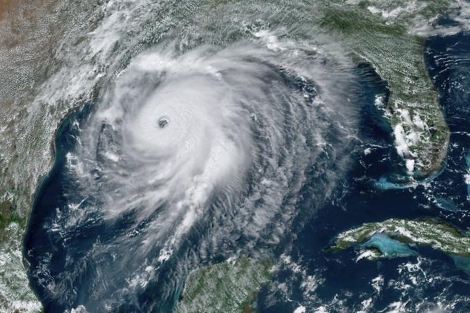Costa del Golfo de EEUU se prepara ante el extremadamente peligroso huracán Ida