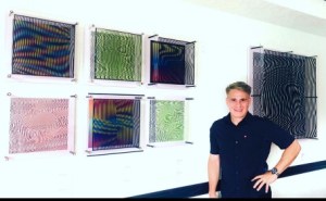 Con su nueva línea de obras “Distorted Cubes”, el cinético Daniel Pérez Mora rompe fronteras