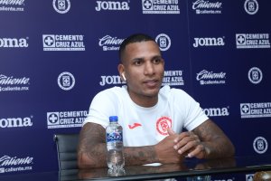 Rómulo Otero no podrá debutar con Cruz Azul en semifinales de Concachampions
