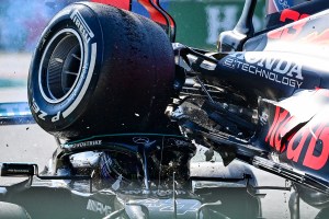 En Fotos: Así quedó el auto de Hamilton luego de su terrible accidente con Verstappen