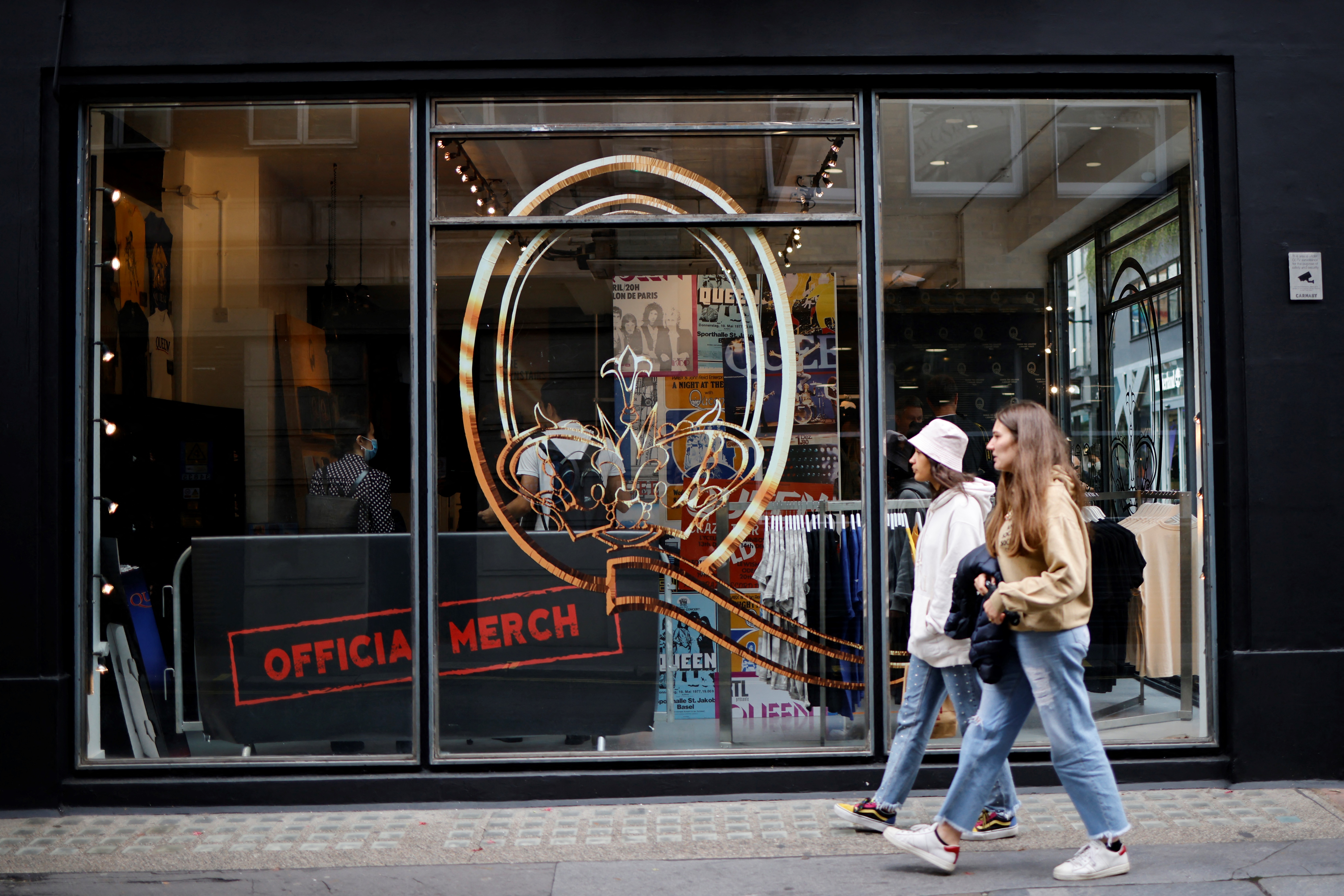 Queen celebra cinco décadas de música con una tienda física en Londres (FOTOS)