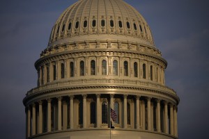 Cuenta regresiva en el Congreso de EEUU para evitar un cierre del gobierno federal