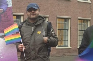 La cruda historia de Ahmadm, un refugiado homosexual con una orden de deportación a Afganistán