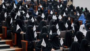 El régimen talibán anunció nuevas reglas para las mujeres estudiantes en Afganistán