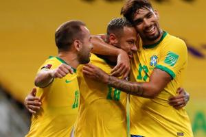 Brasil venció a Perú y fijó marca de ocho victorias al hilo