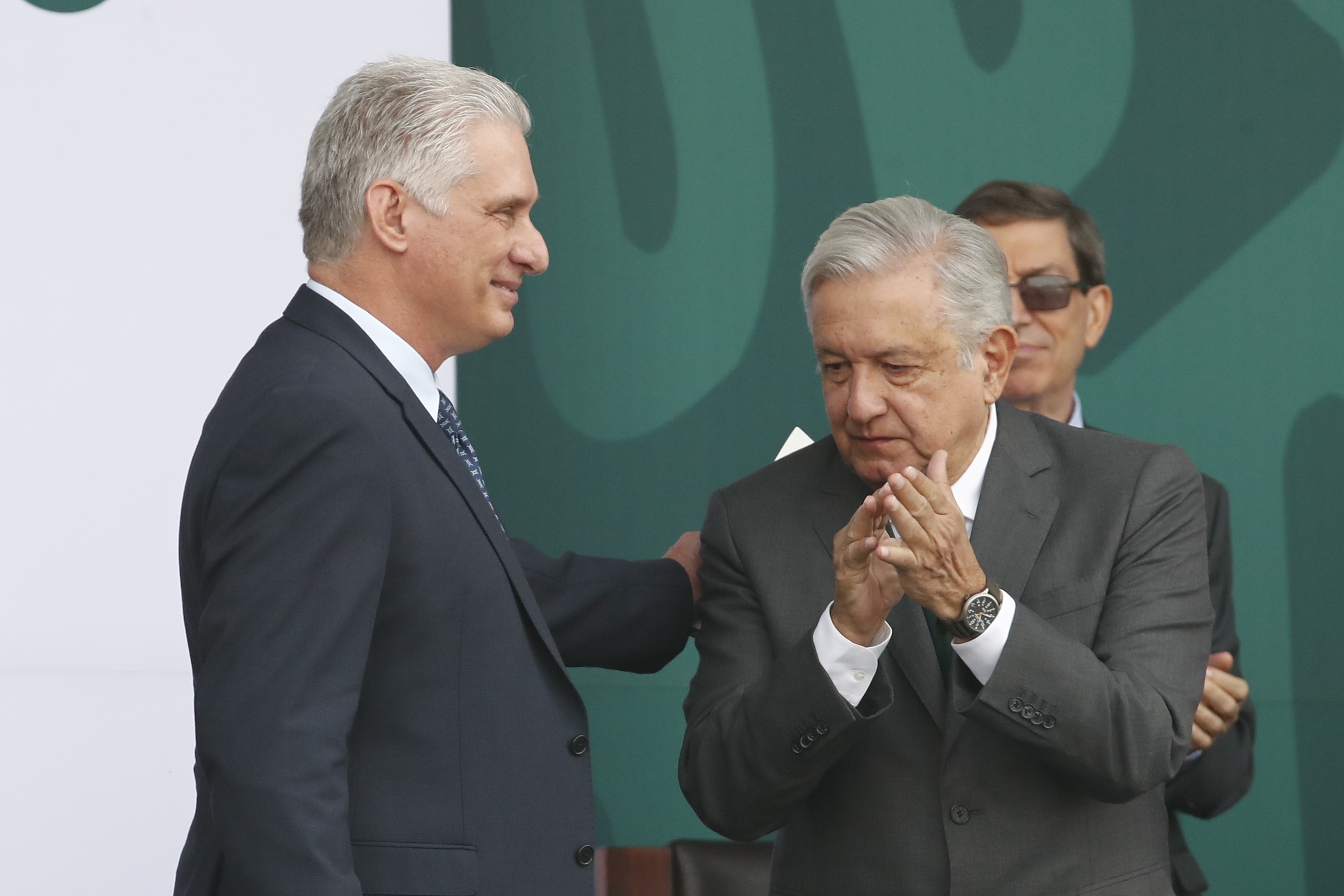 Escándalo: Acusan a López Obrador y a Díaz-Canel de orquestar un fraude al presupuesto de salud de México