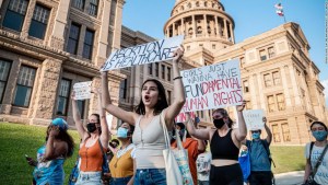 Después de Texas, Florida se encamina a restringir el derecho al aborto