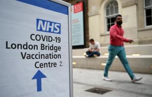 Autoridades sanitarias recomiendan vacunar a partir de los 12 a 15 años en Reino Unido