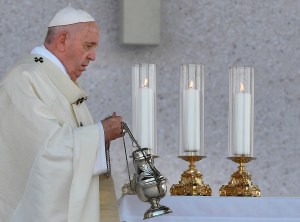 El papa Francisco pide que no defrauden a los jóvenes que quieren cambios