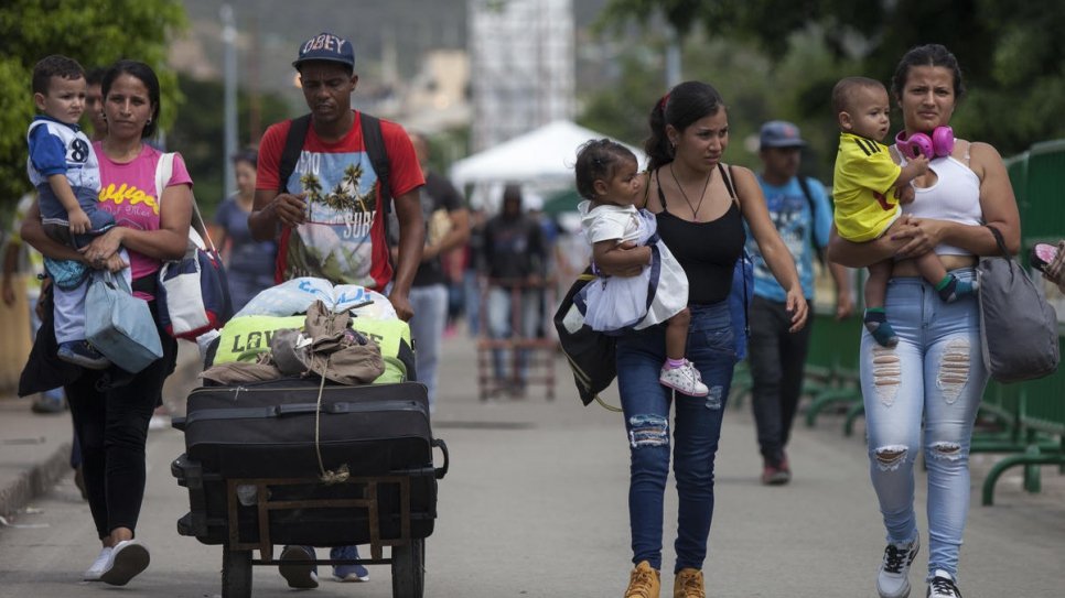 El número de migrantes solicitantes de asilo a EEUU provenientes de Venezuela aumentó en agosto (VIDEO)