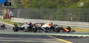 Verstappen y Hamilton chocaron entre sí y quedaron fuera del GP de Italia