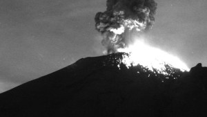 Alerta amarilla en México: El volcán Popocatépetl registra una erupción que forma extensa columna de gas y ceniza (VIDEO)