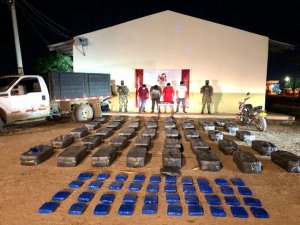 Ejército colombiano incautó más de media tonelada de droga en una trocha de La Guajira