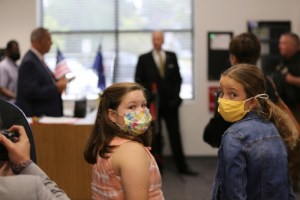 Juez federal anuló prohibición de máscaras escolares en Carolina del Sur