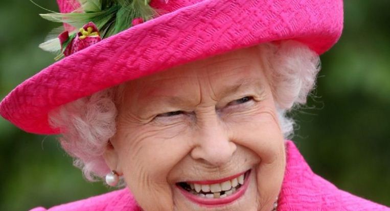 Por qué la reina Isabel II rechazó el premio a “Anciana del año”